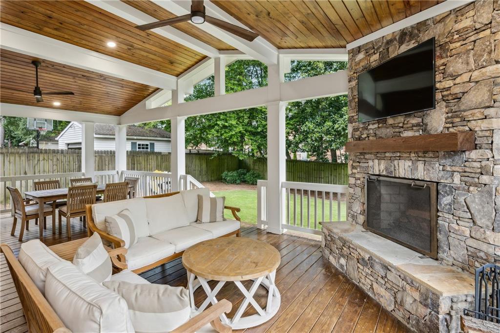 2874 Elliott Circle NE