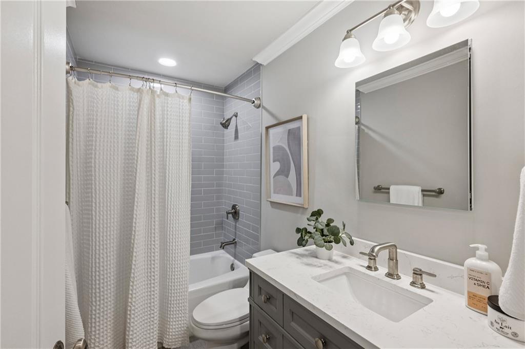 2575 Peachtree Road NE Unit 5G