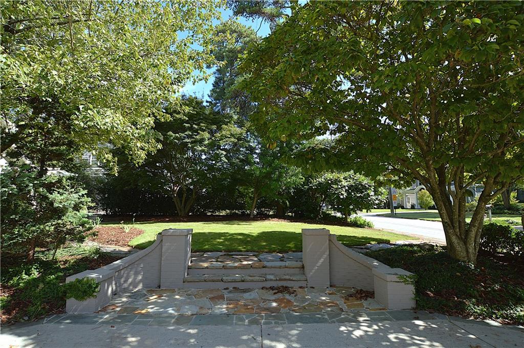 3098 Peachtree Drive NE