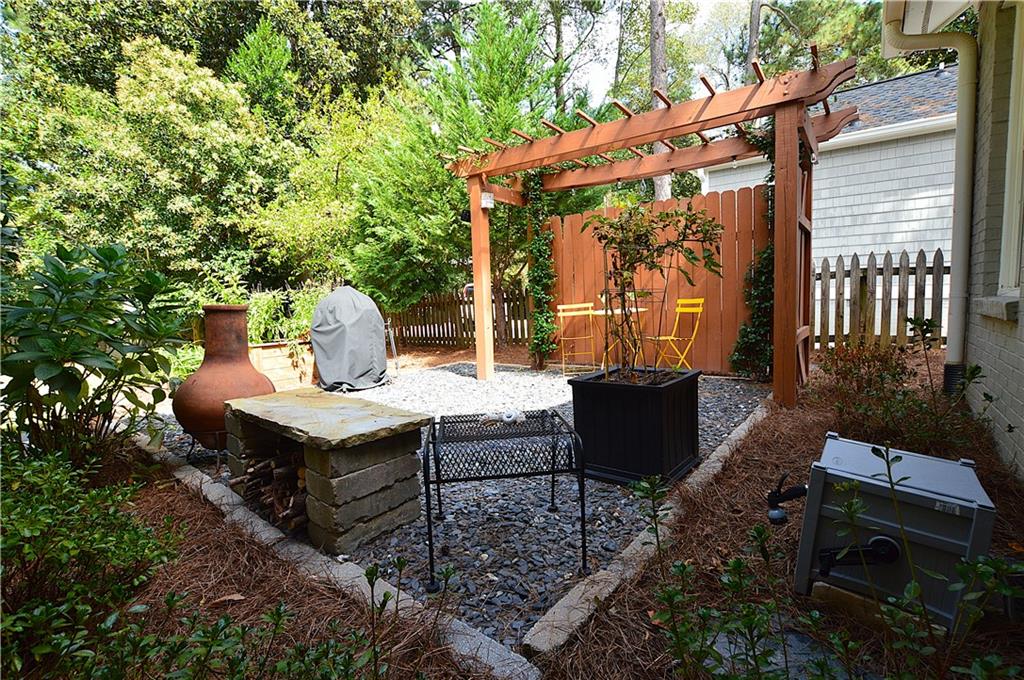 3098 Peachtree Drive NE