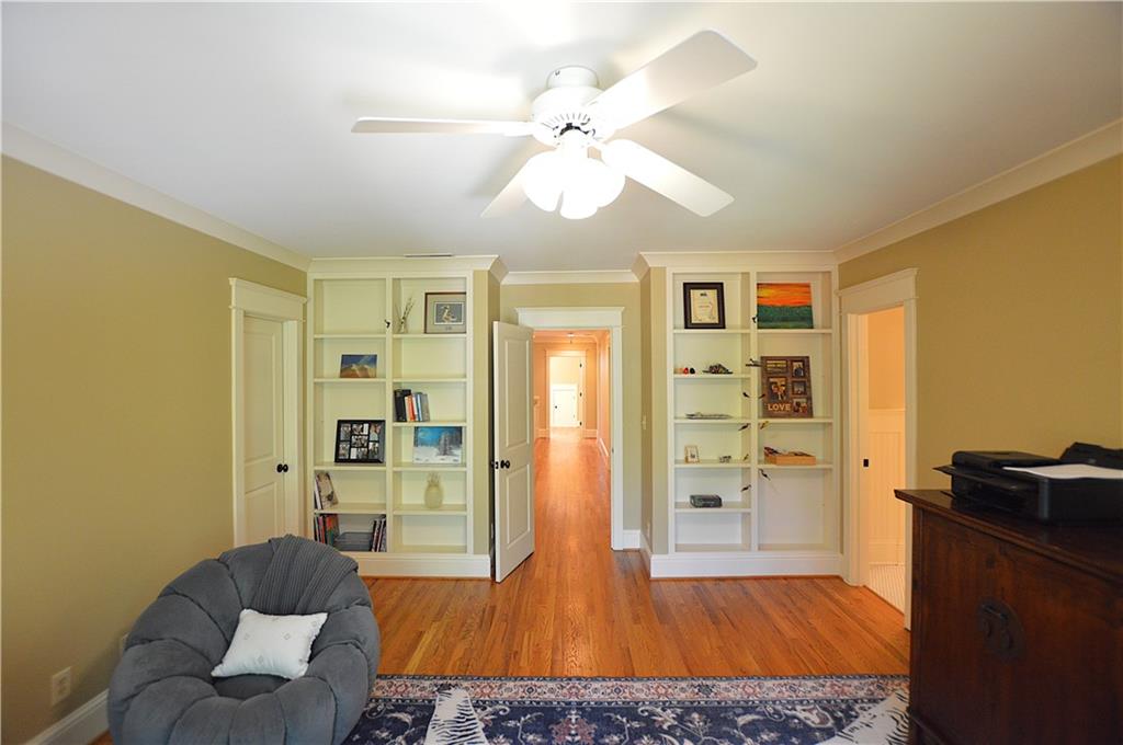 3098 Peachtree Drive NE