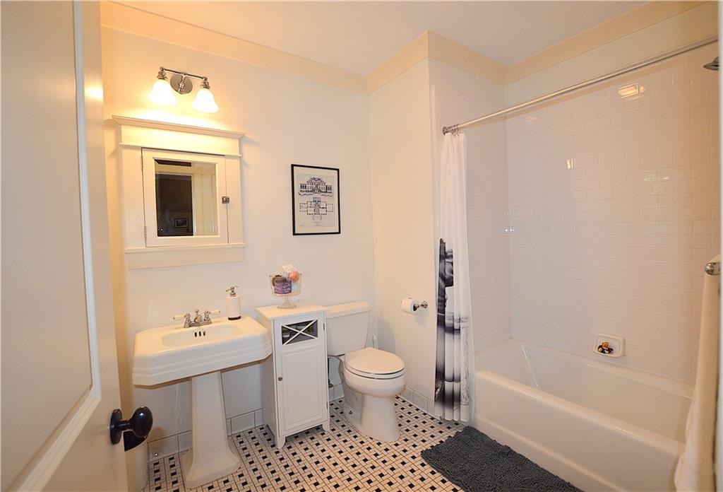 3098 Peachtree Drive NE