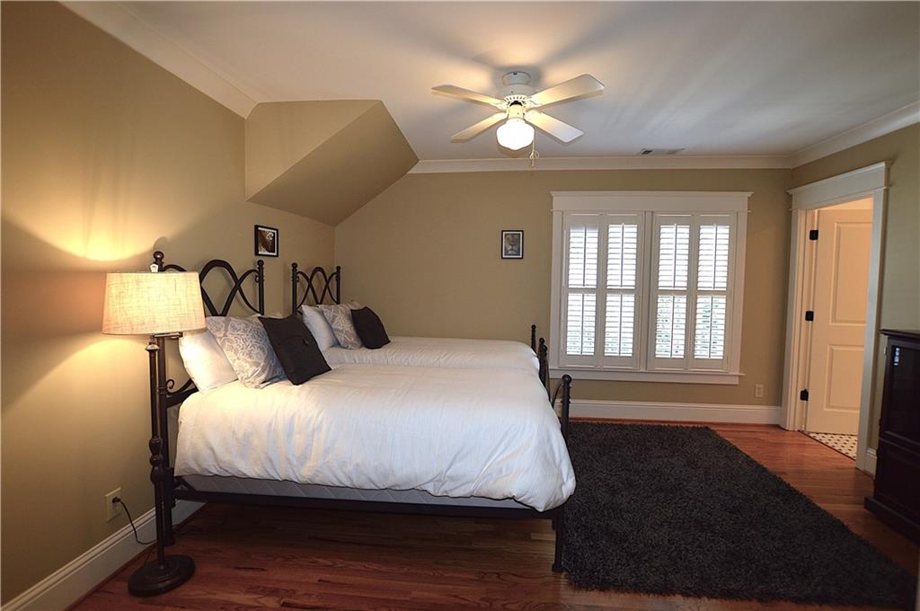 3098 Peachtree Drive NE