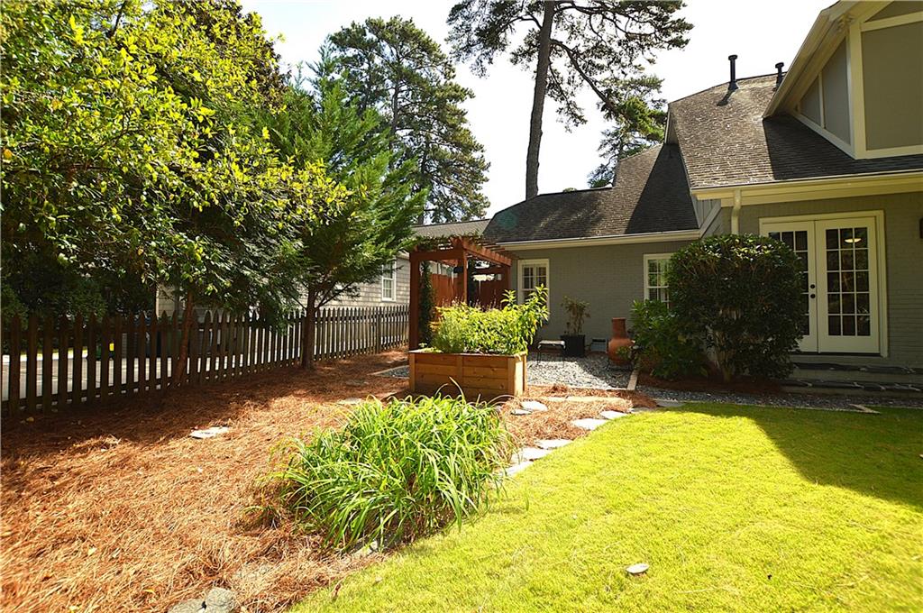 3098 Peachtree Drive NE