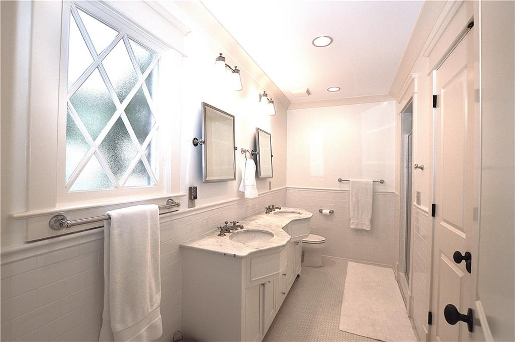 3098 Peachtree Drive NE