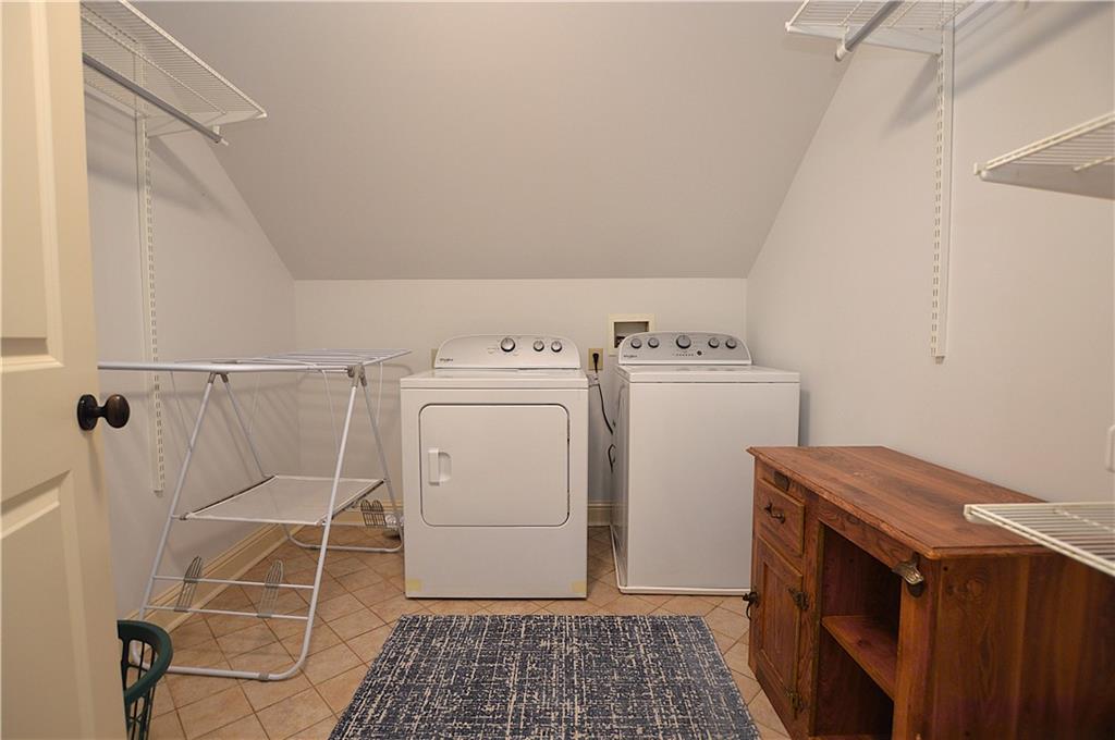 3098 Peachtree Drive NE