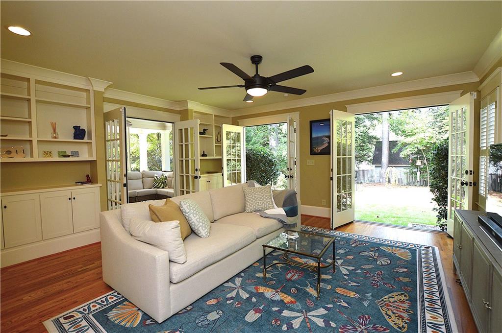 3098 Peachtree Drive NE