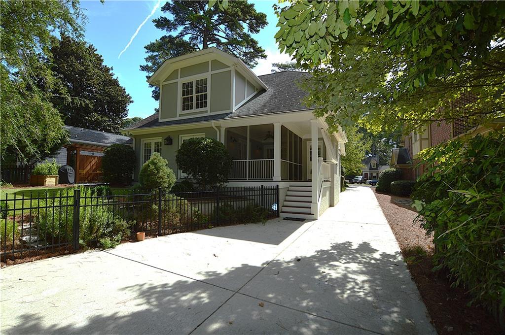 3098 Peachtree Drive NE