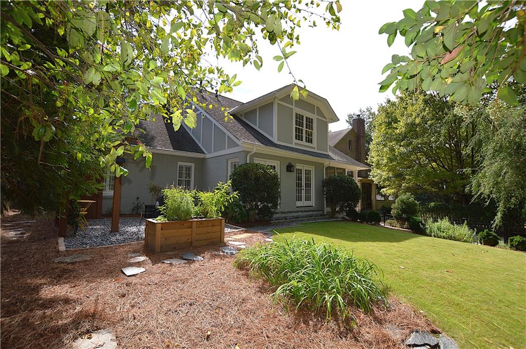 3098 Peachtree Drive NE