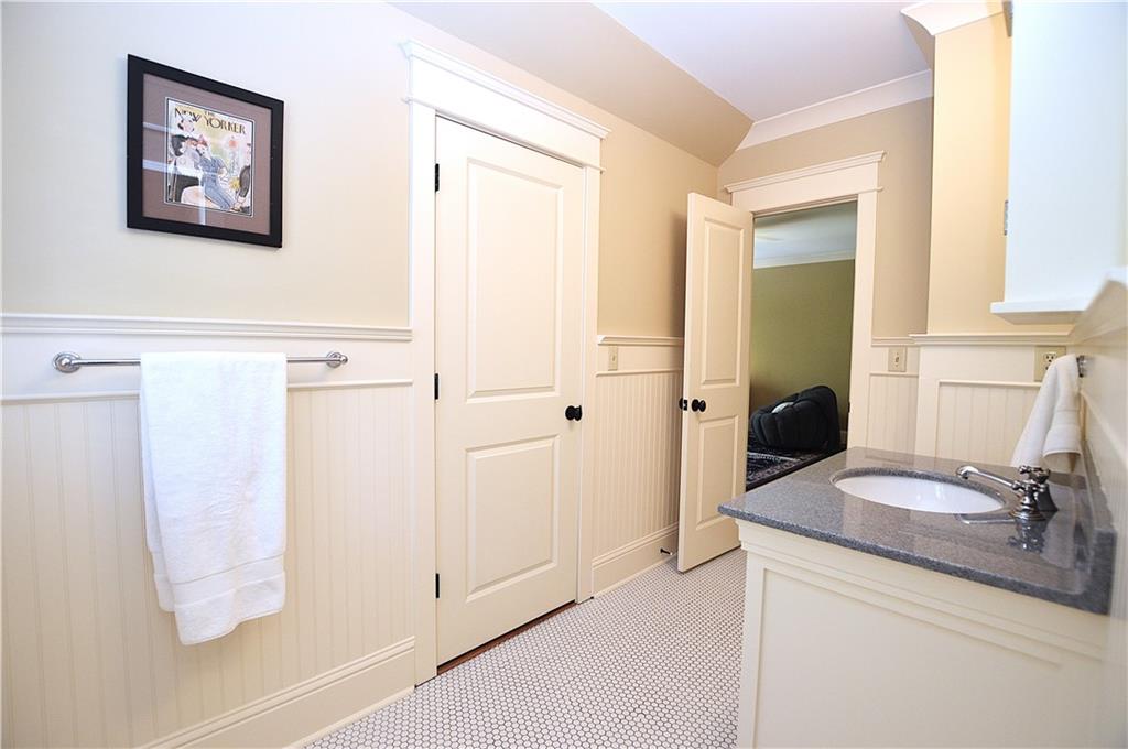 3098 Peachtree Drive NE