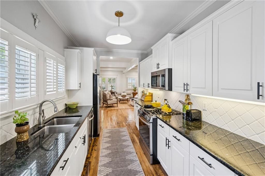 68 Peachtree Hills Avenue NE