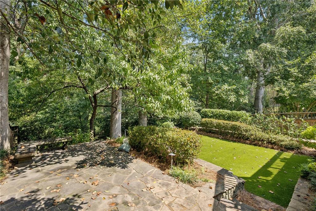 68 Peachtree Hills Avenue NE