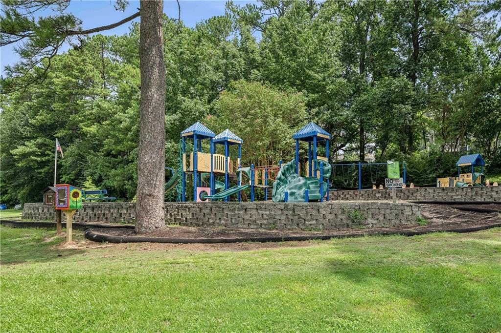 68 Peachtree Hills Avenue NE