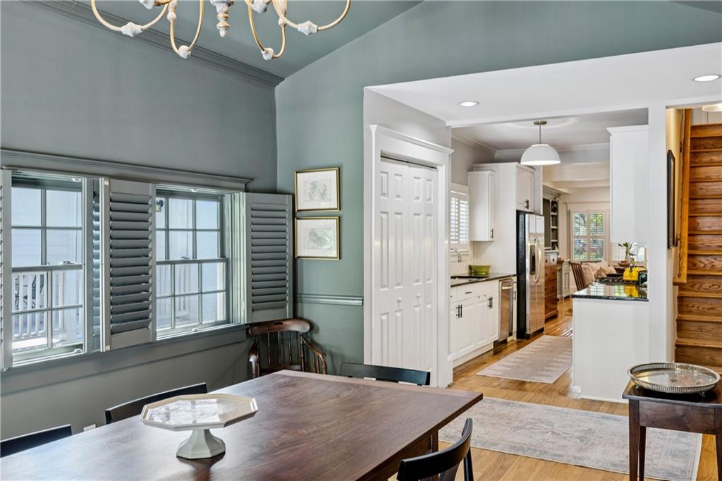 68 Peachtree Hills Avenue NE