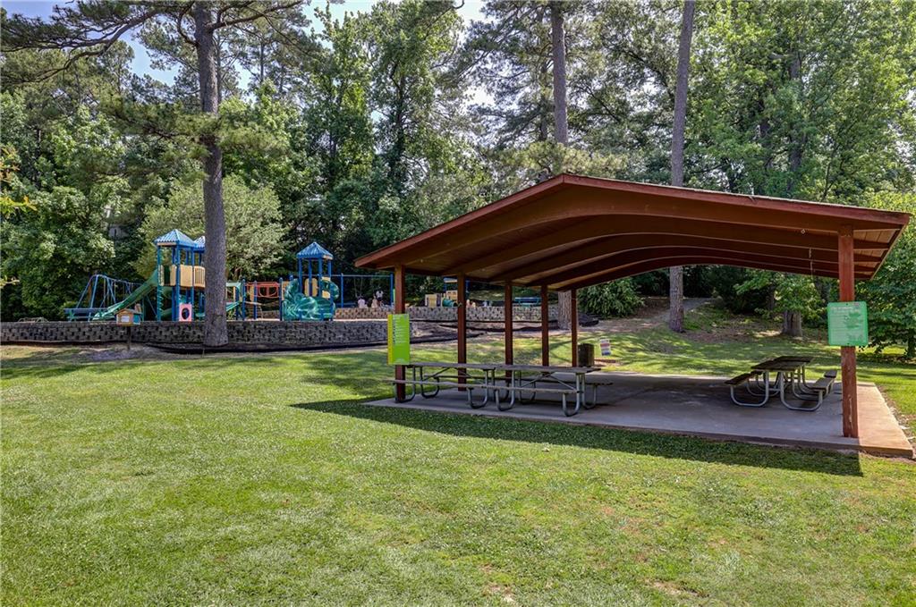 68 Peachtree Hills Avenue NE