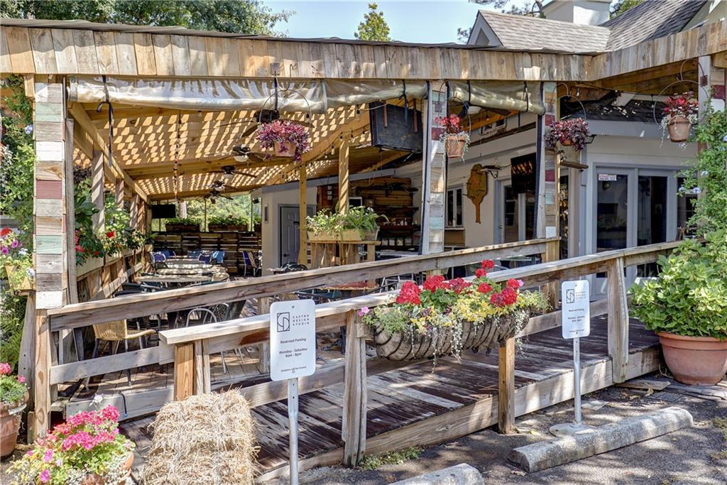 68 Peachtree Hills Avenue NE