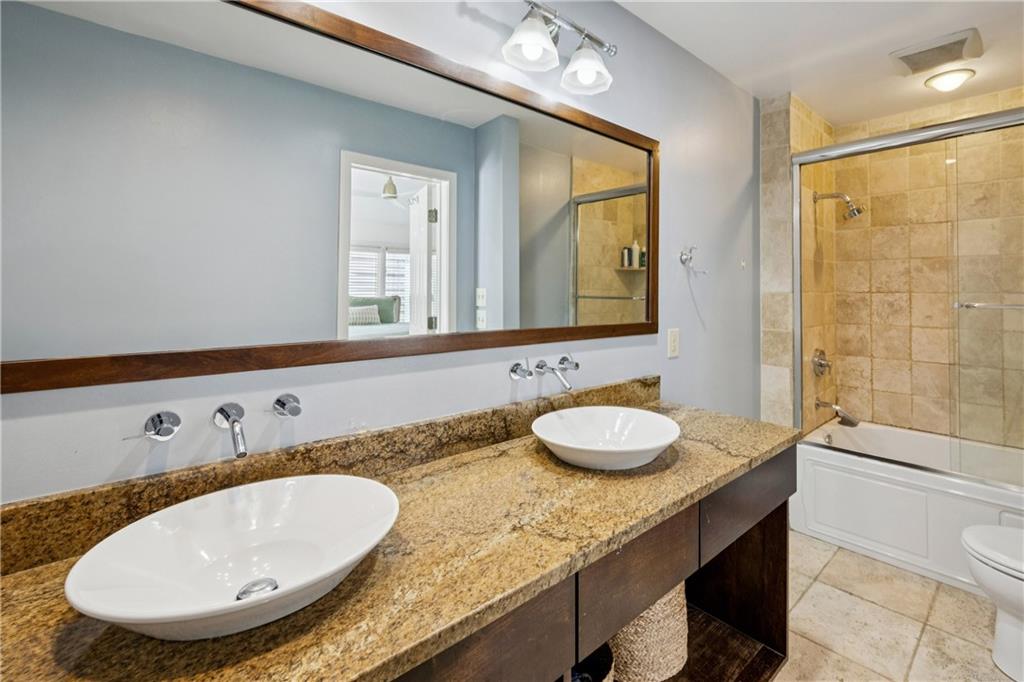 68 Peachtree Hills Avenue NE