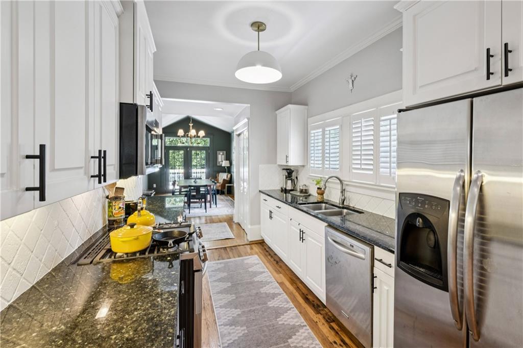 68 Peachtree Hills Avenue NE