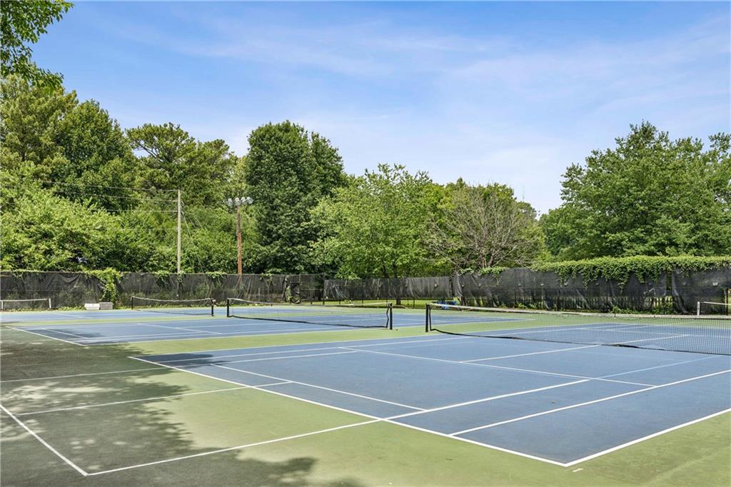 68 Peachtree Hills Avenue NE