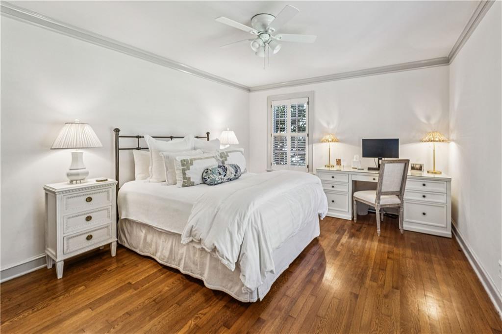 1828 Greystone Road NW