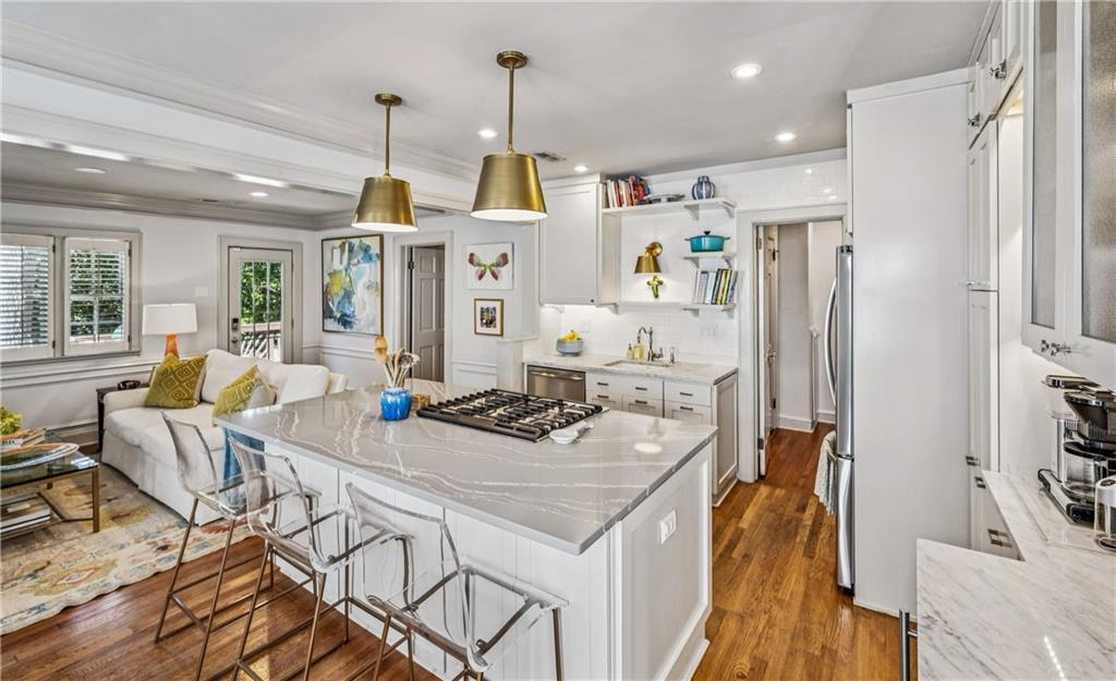 1828 Greystone Road NW