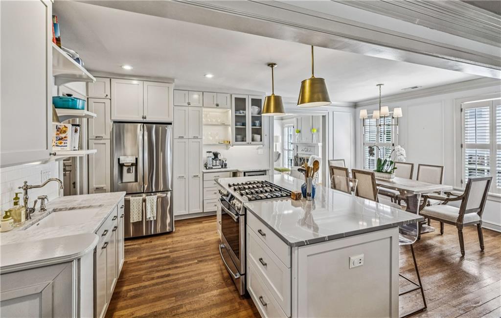 1828 Greystone Road NW