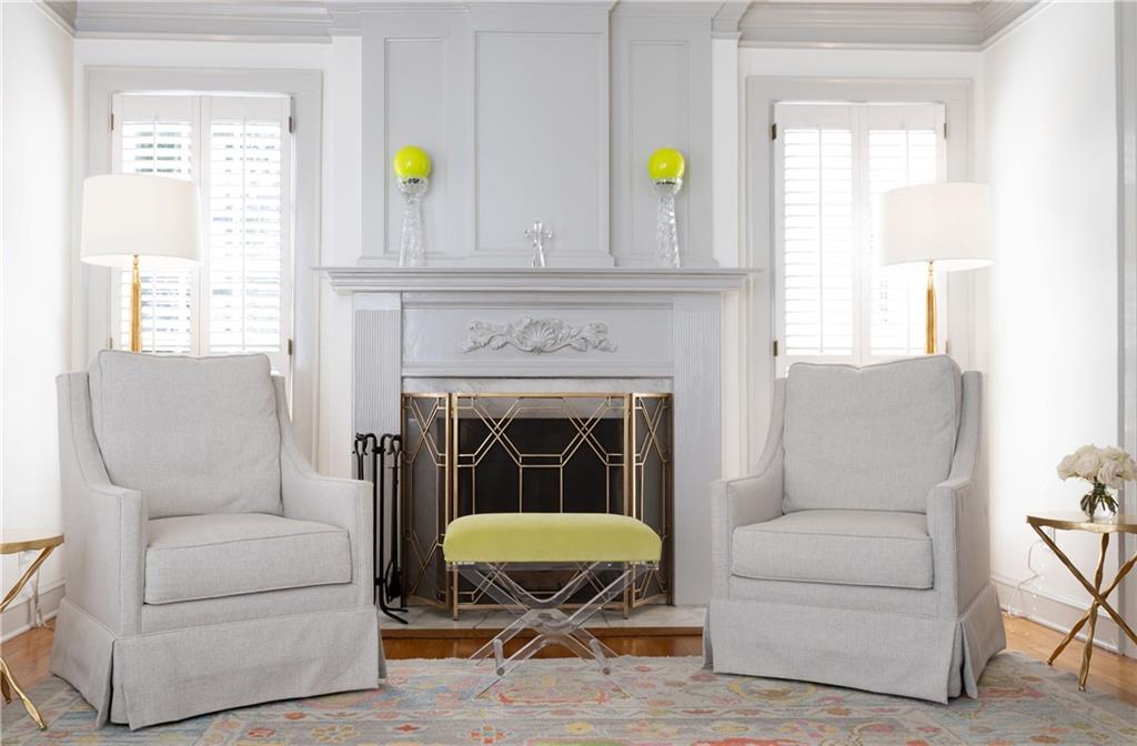 1828 Greystone Road NW