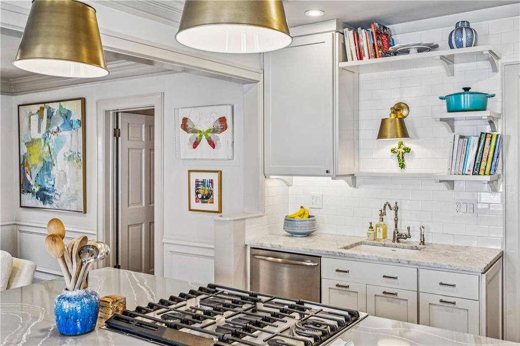 1828 Greystone Road NW