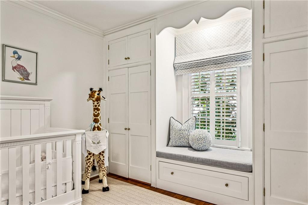 1828 Greystone Road NW