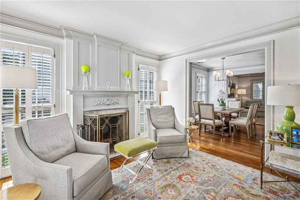 1828 Greystone Road NW