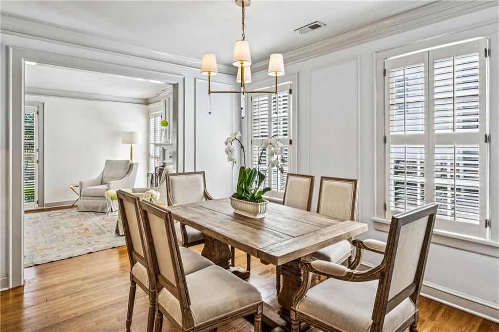 1828 Greystone Road NW