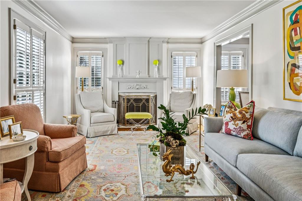 1828 Greystone Road NW