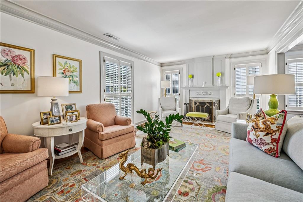 1828 Greystone Road NW