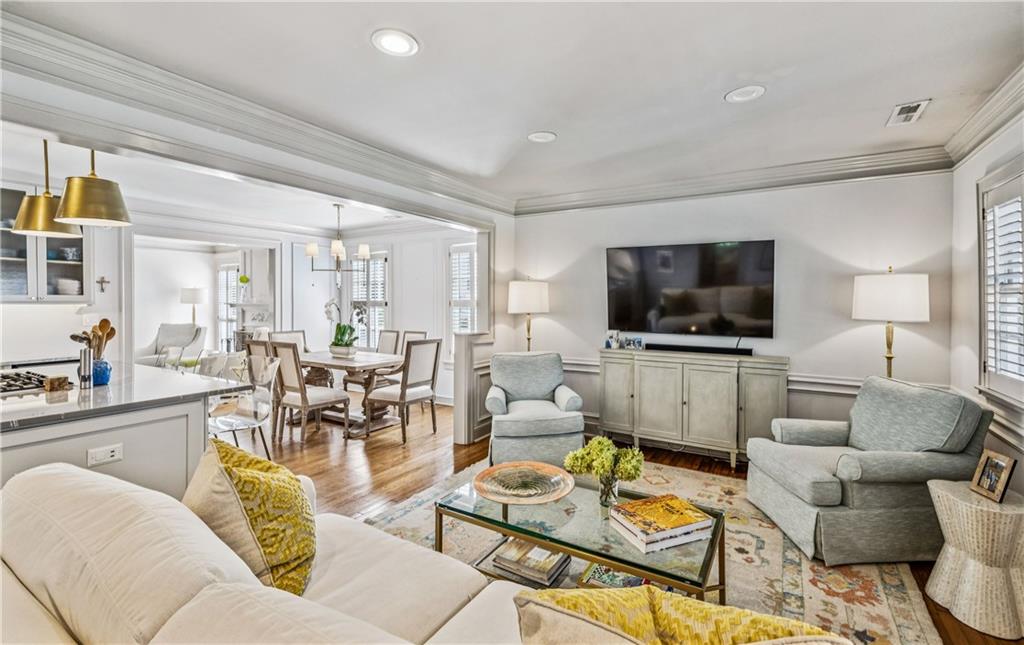 1828 Greystone Road NW