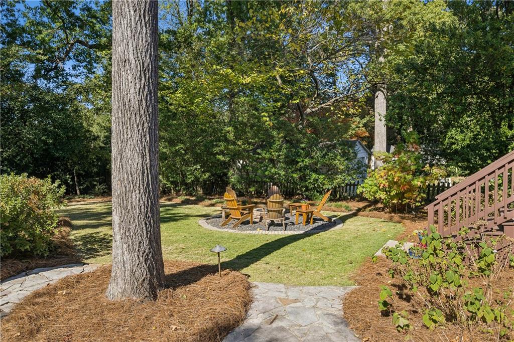 1828 Greystone Road NW