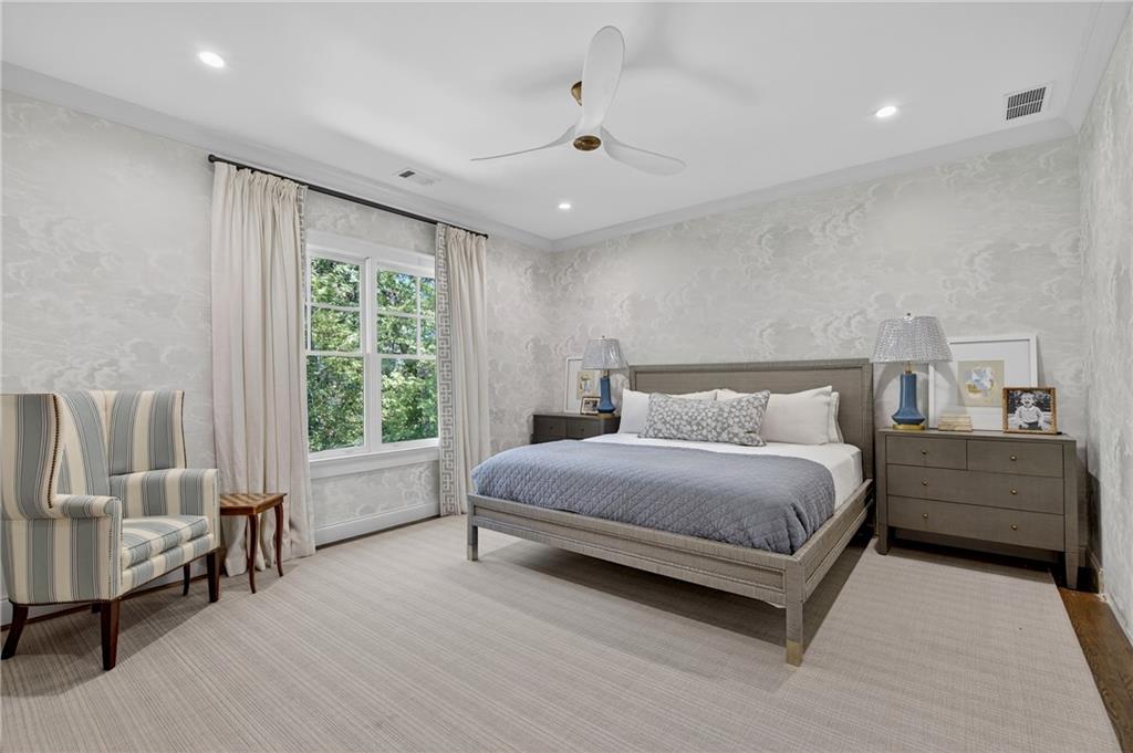 3280 W Roxboro Road NE