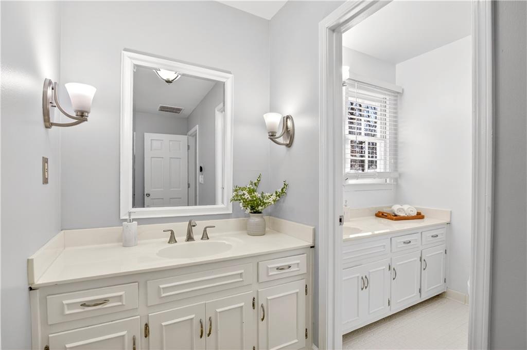 5092 Hidden Branches Circle