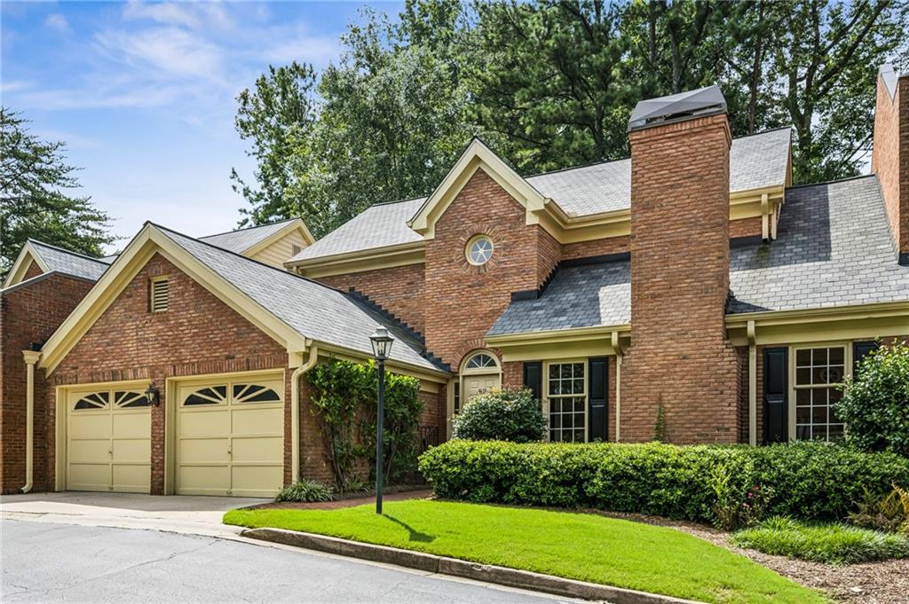 52 Ivy Chase NE