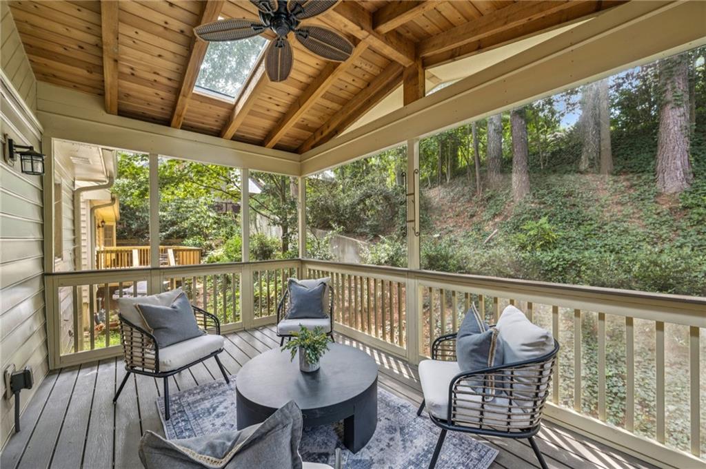 52 Ivy Chase NE