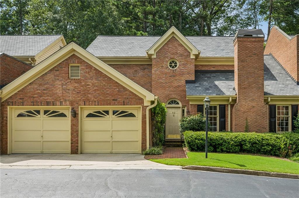 52 Ivy Chase NE