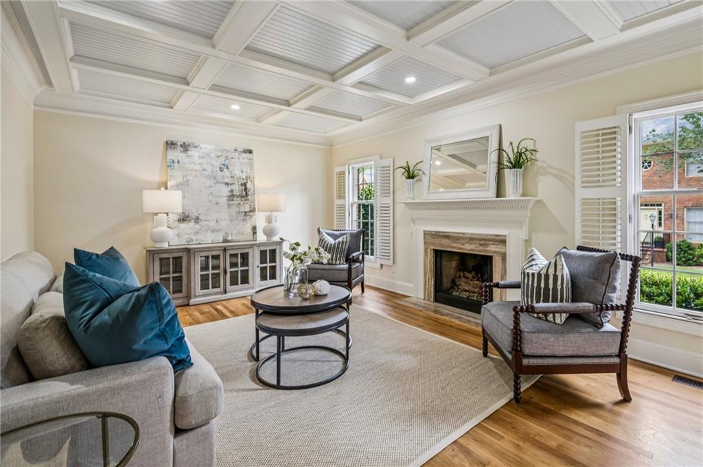 52 Ivy Chase NE