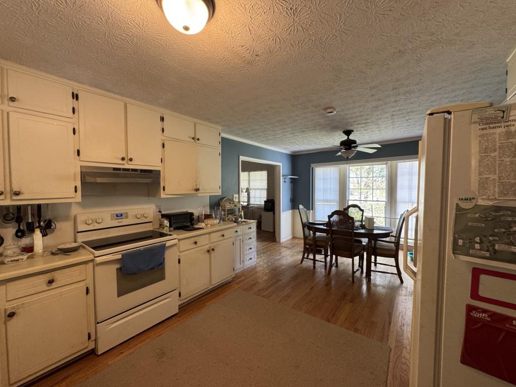 2041 Two Springs Way