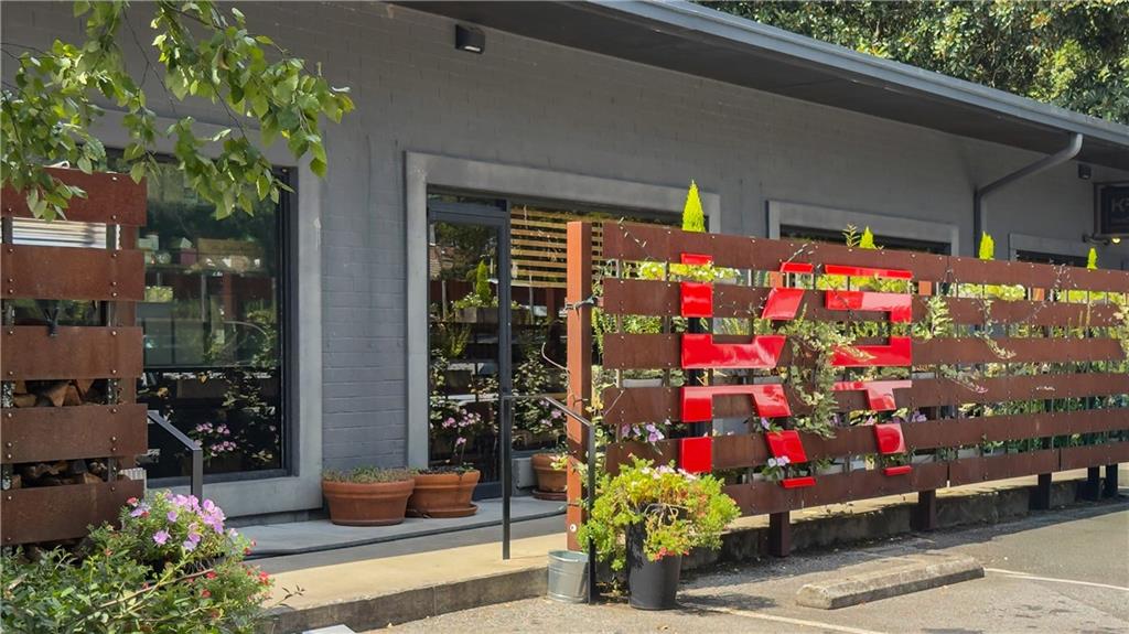 311 Peachtree Hills Avenue NE Unit 11B