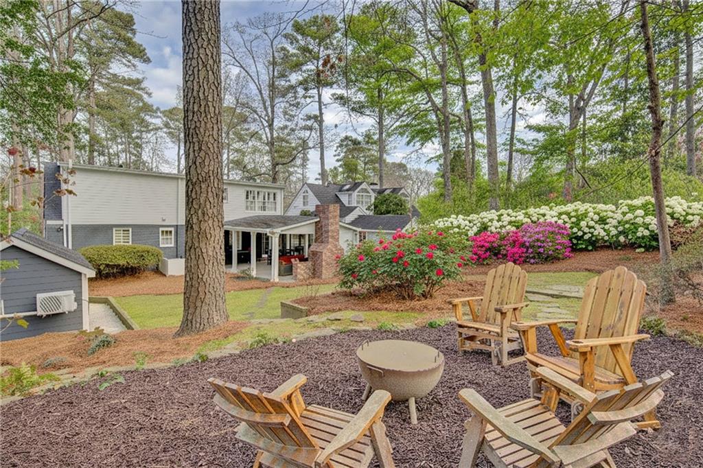 686 Longwood Drive NW