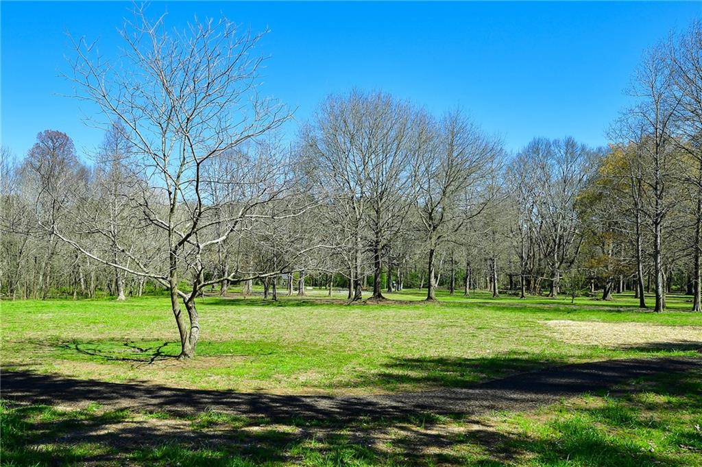 686 Longwood Drive NW