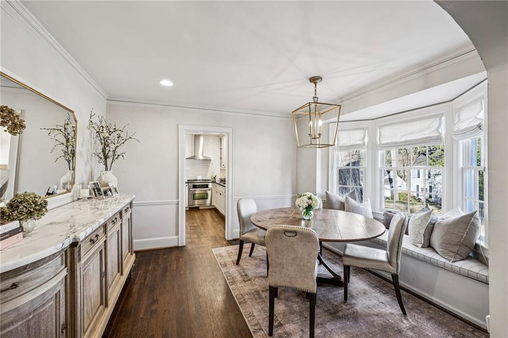 686 Longwood Drive NW