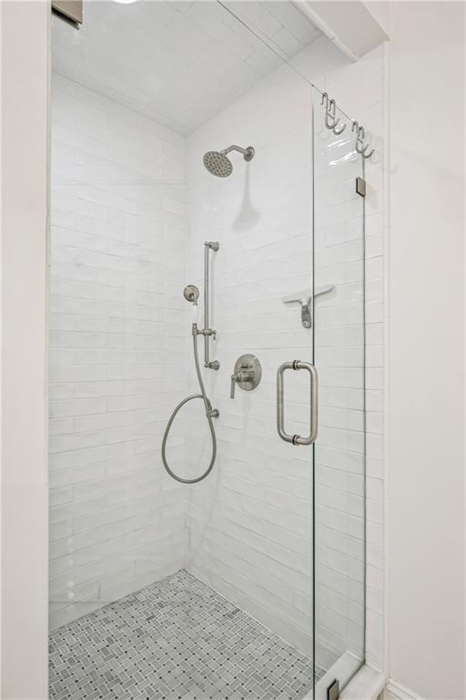 686 Longwood Drive NW