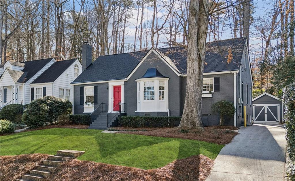 686 Longwood Drive NW