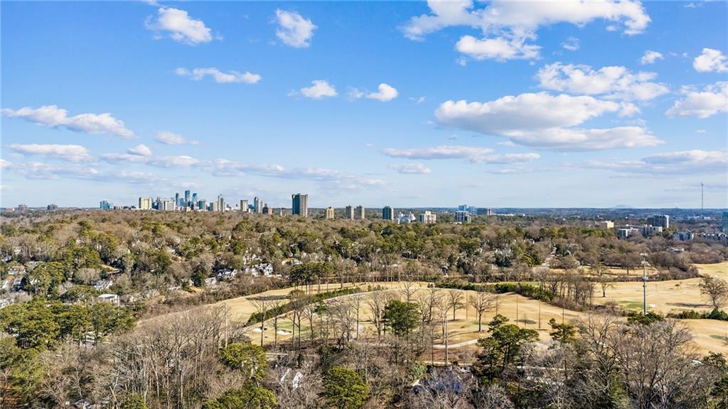 686 Longwood Drive NW