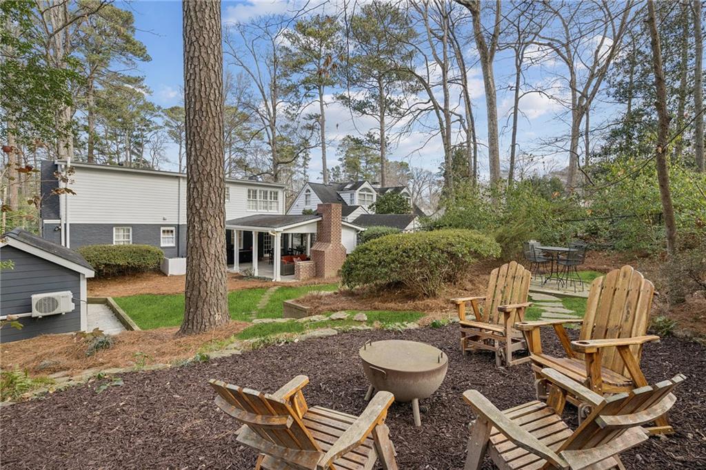 686 Longwood Drive NW